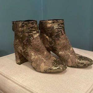 Enzo Angiolini gold booties💥